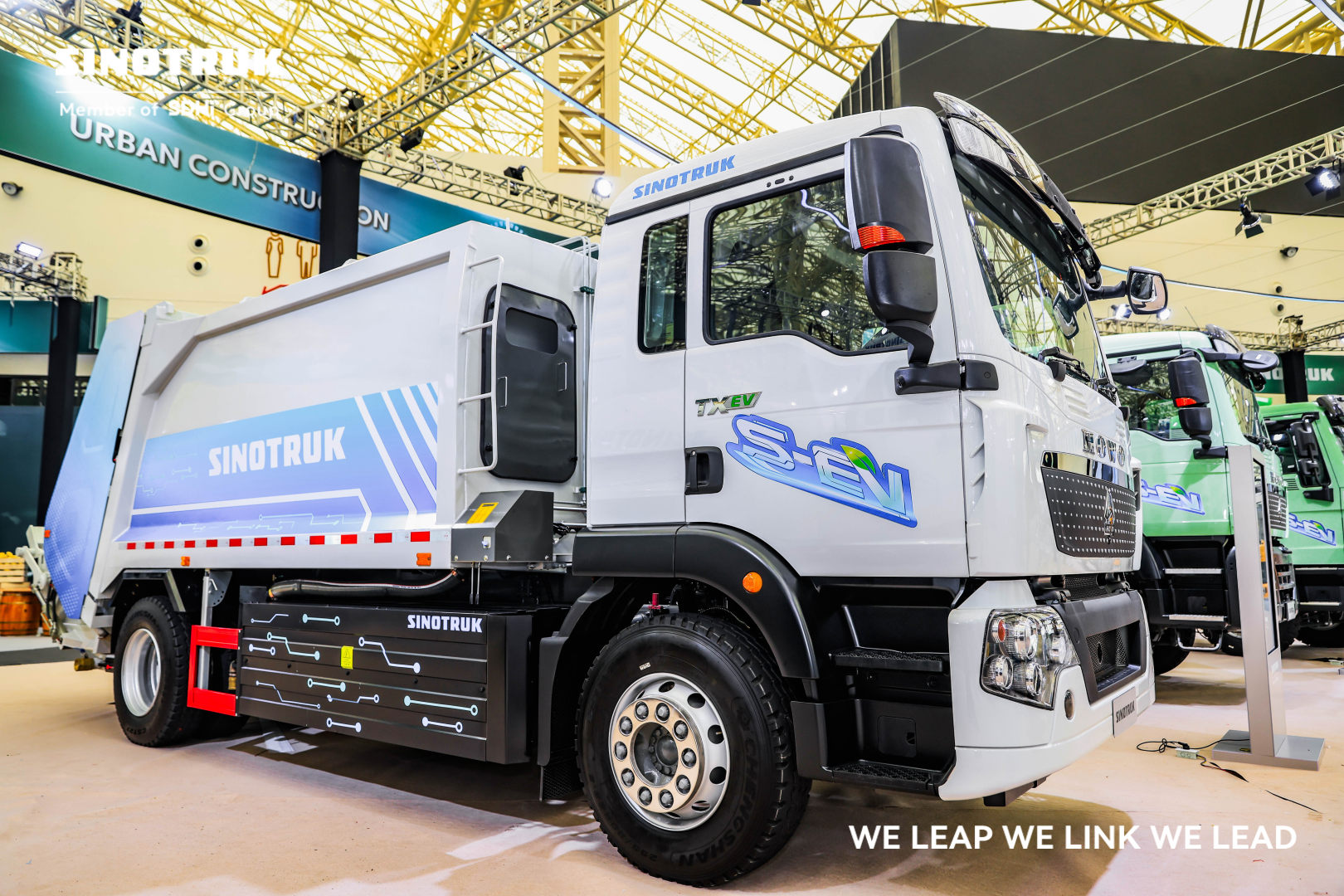 HOWO EV Truck